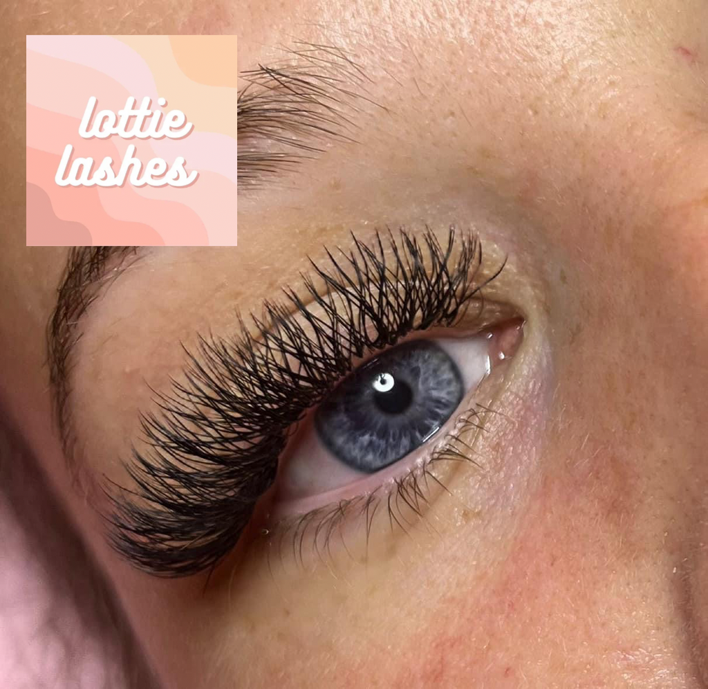 YY lashes - Paisleys Beauty Room